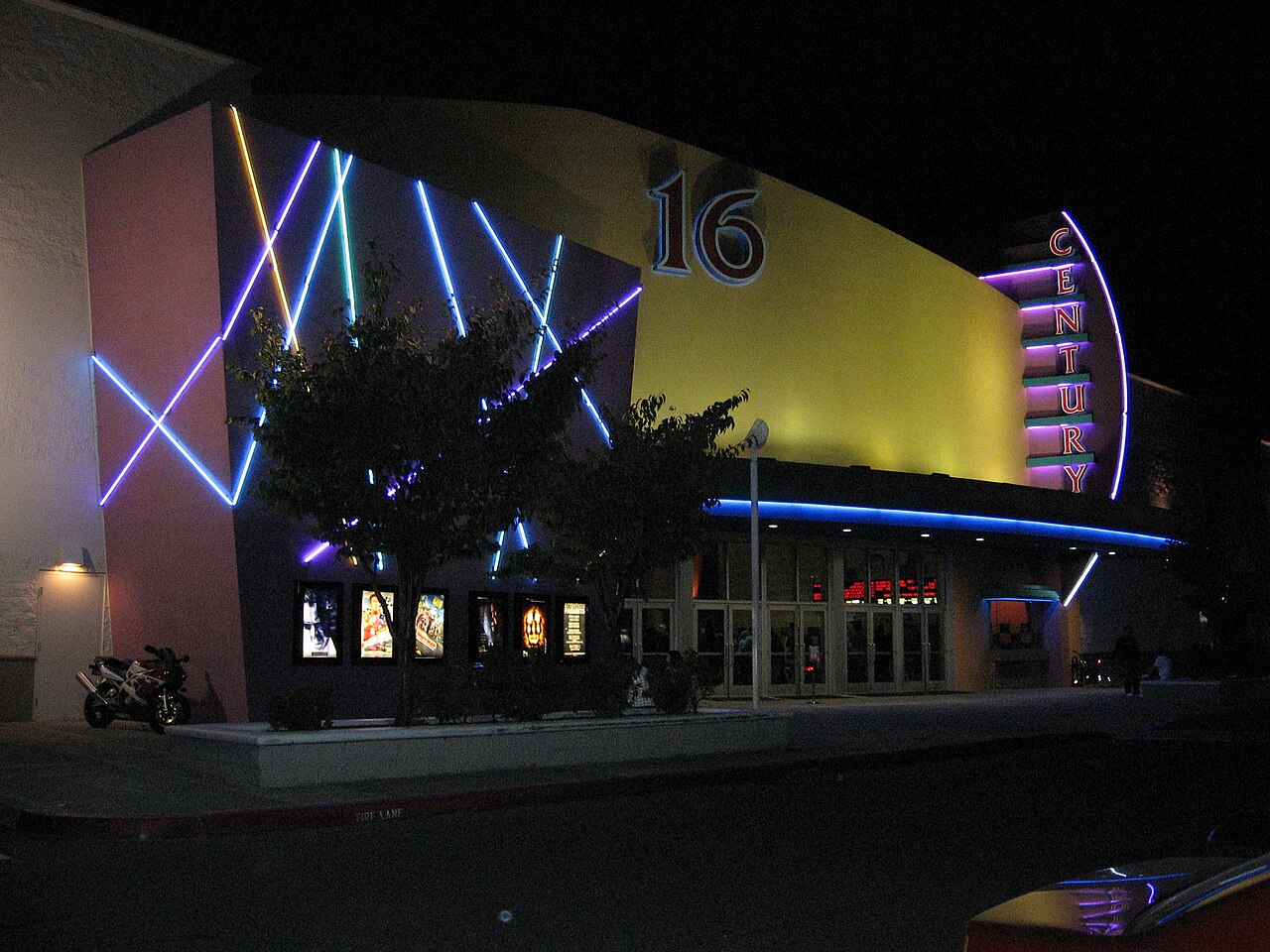 Century 16 Eastport Plaza