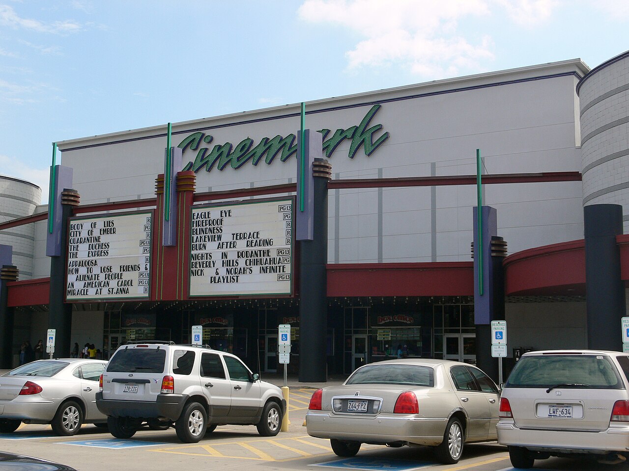 Cinemark 17