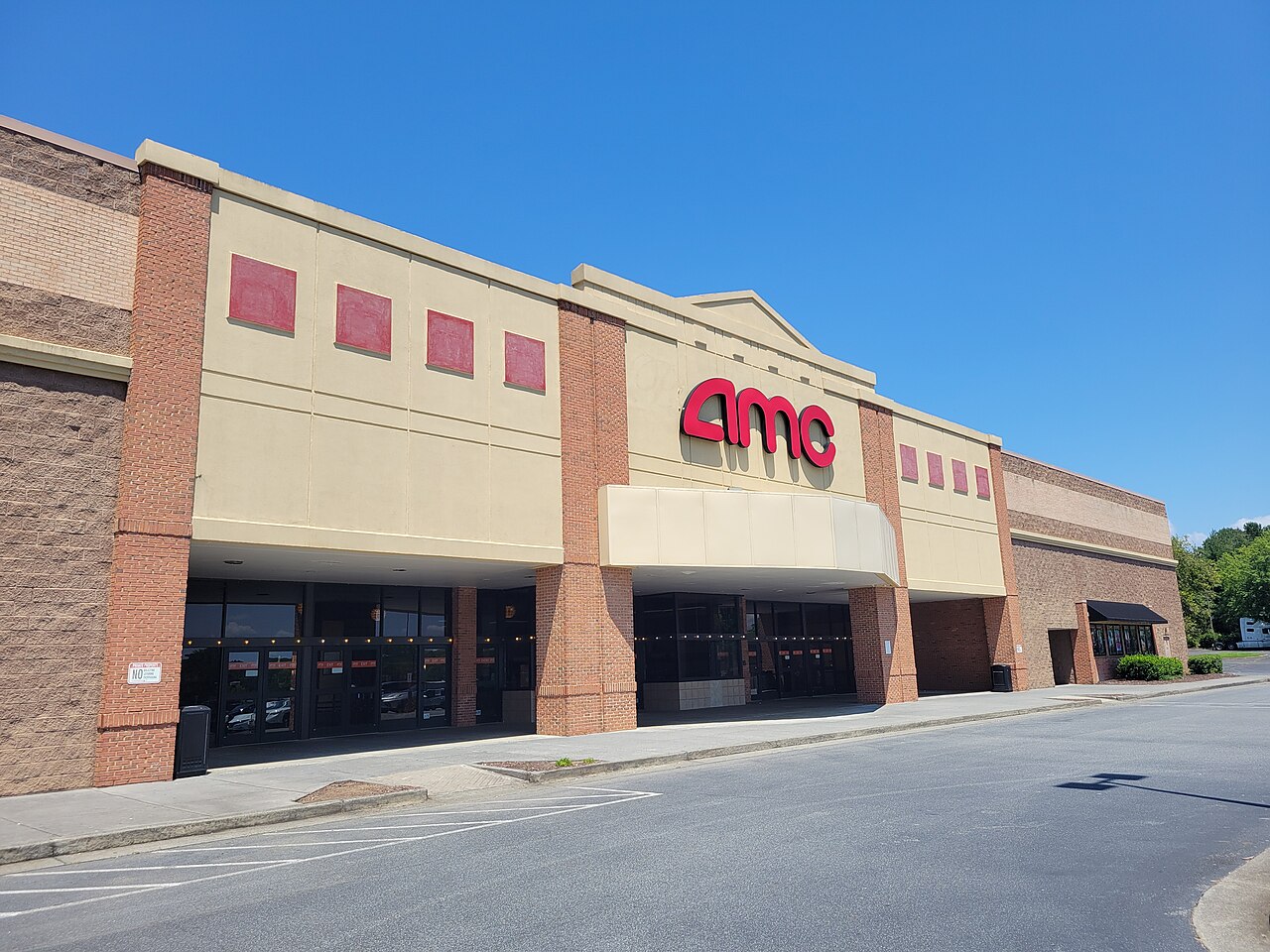 AMC CLASSIC Riverstone 15